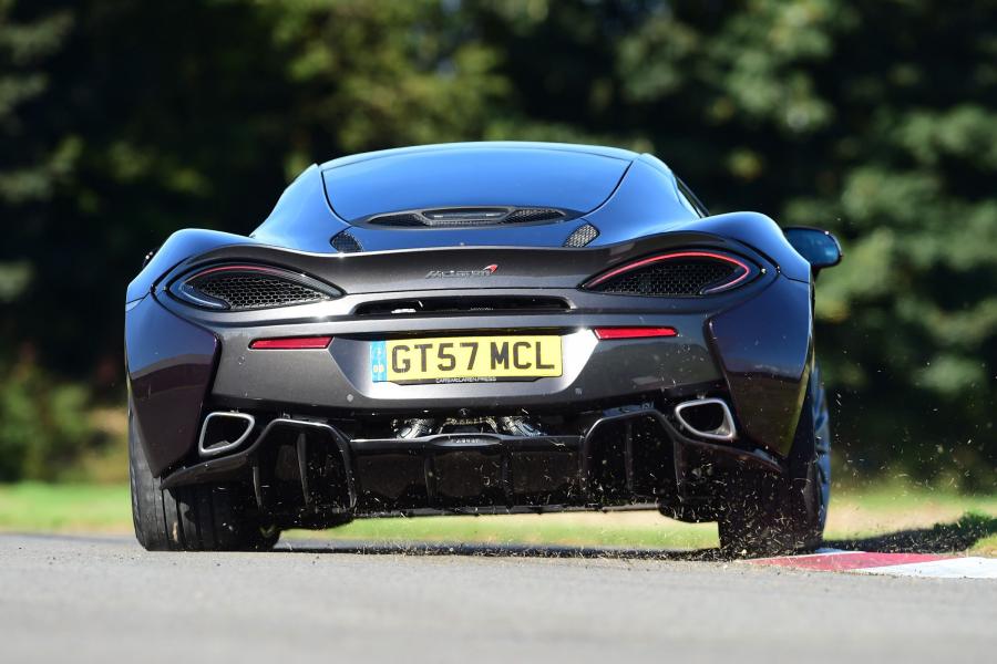  McLaren 570GT 2016 года  (UK) (фото 21 из 125)